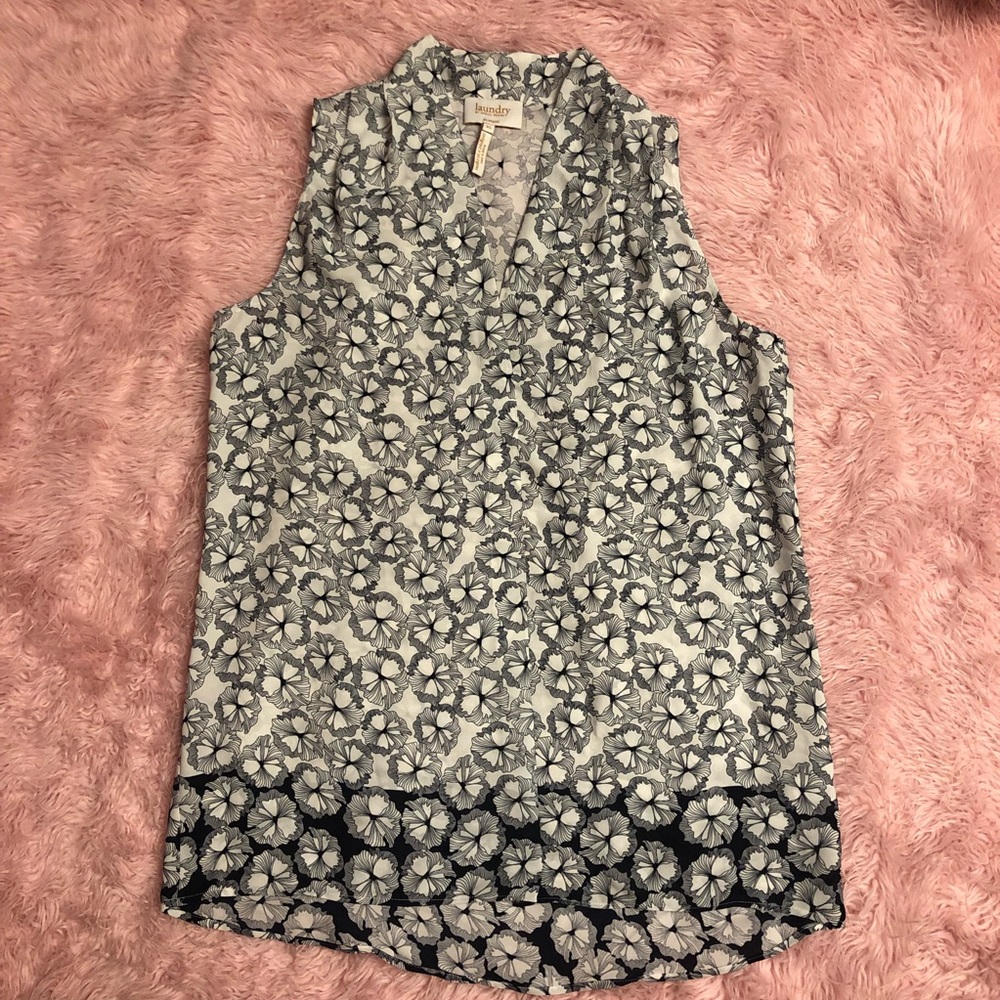 WHITE AND BLUE FLORAL Tunic